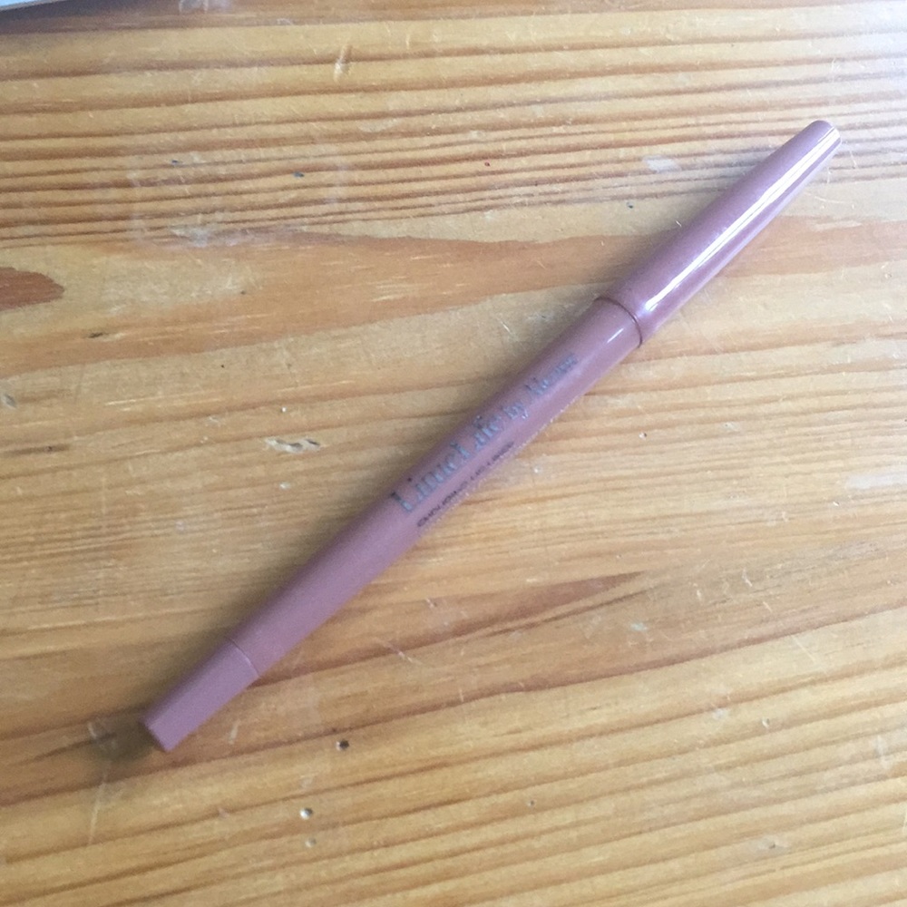 LimeLife Enduring Lip Liners 02 Light Nude